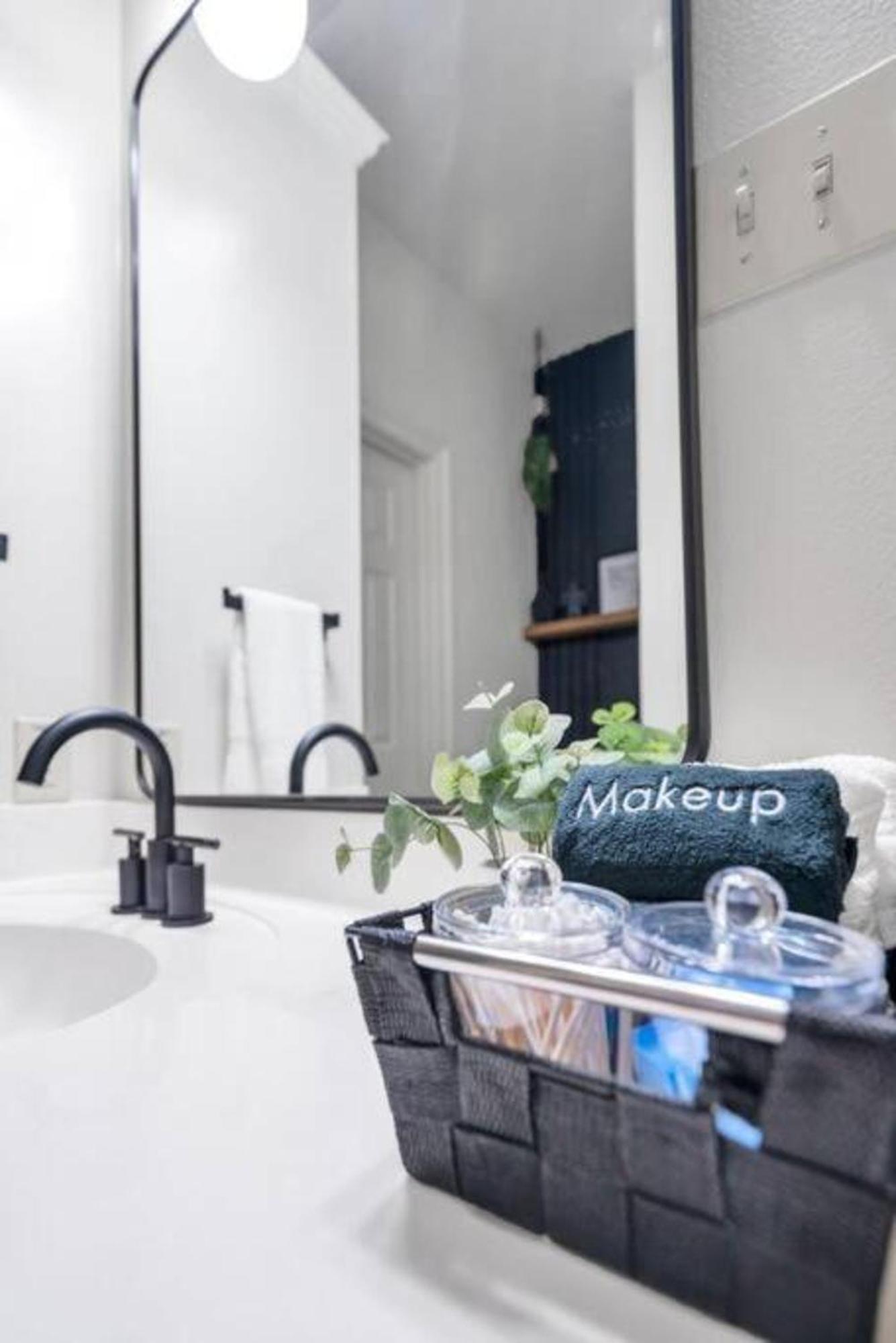 Stylish & Romantic Home, Long-Term Friendly, King Baton Rouge Dış mekan fotoğraf